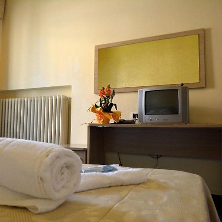 Hotel Orly 切塞纳蒂科 外观 照片