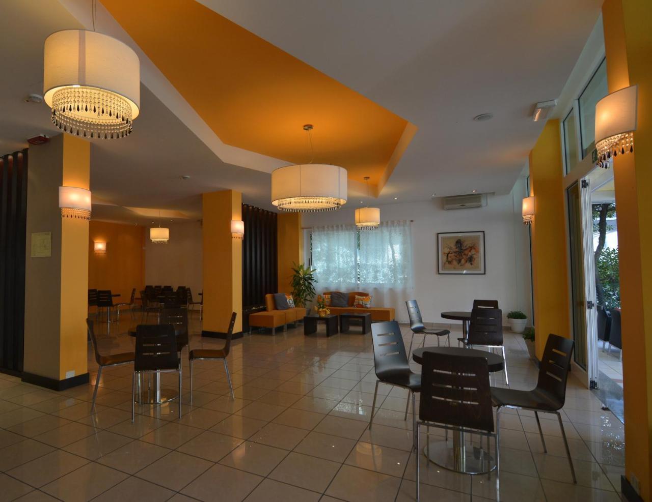 Hotel Orly 切塞纳蒂科 外观 照片