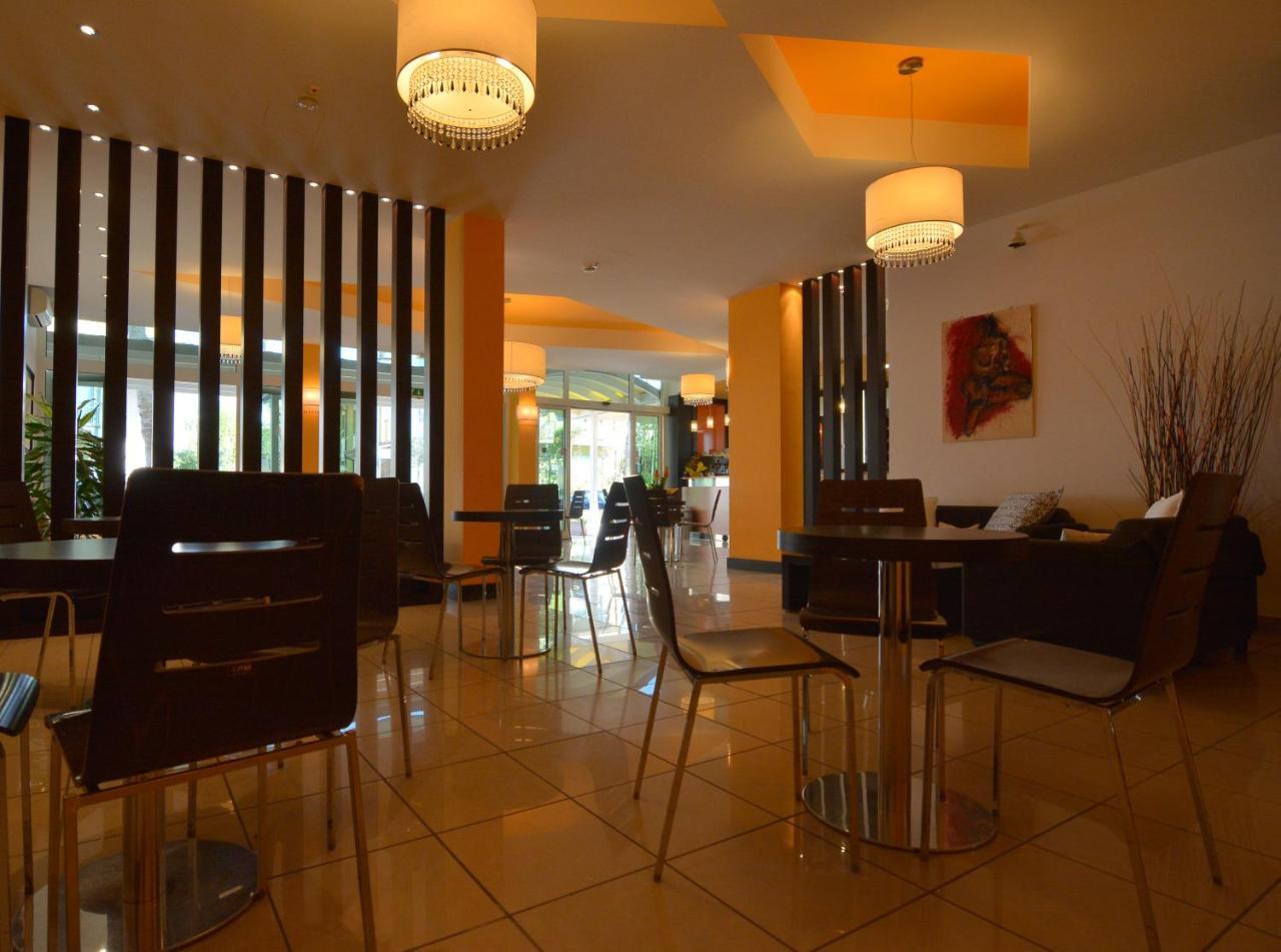 Hotel Orly 切塞纳蒂科 外观 照片