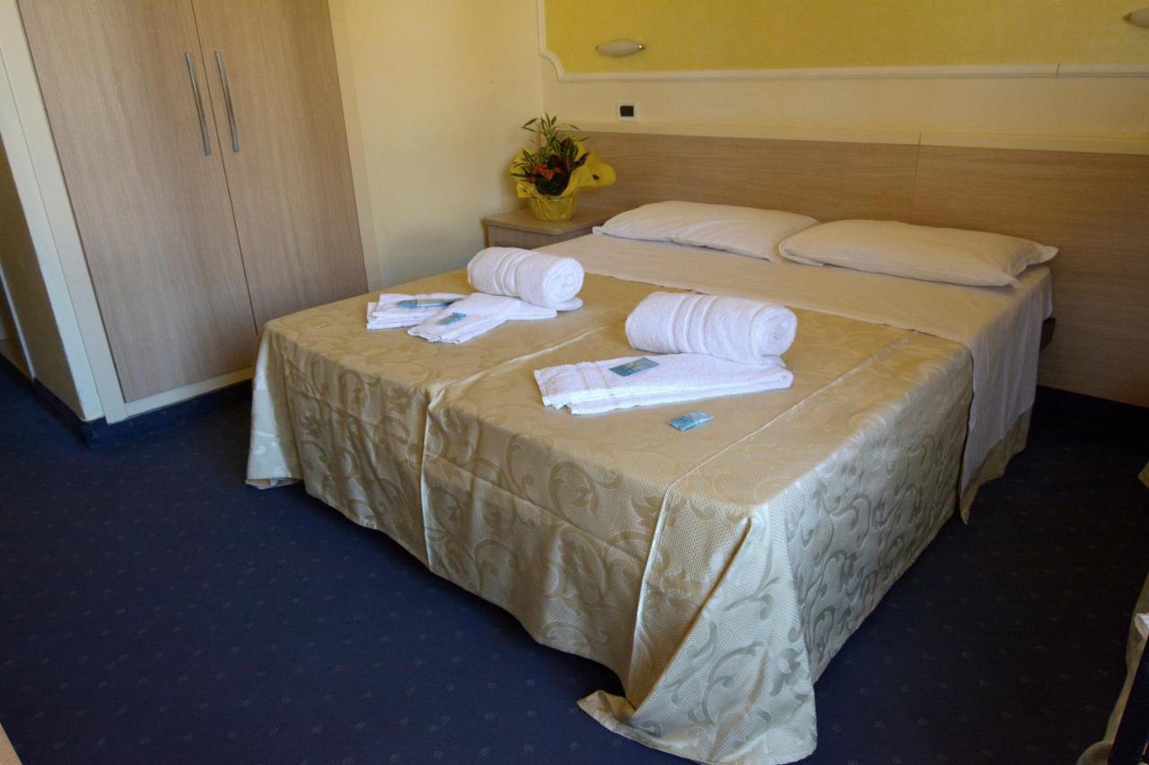 Hotel Orly 切塞纳蒂科 外观 照片