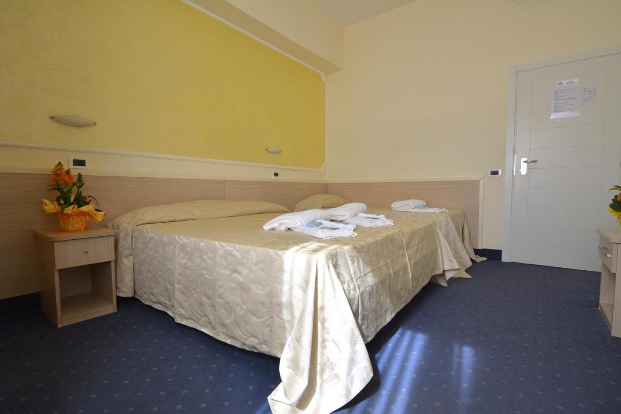 Hotel Orly 切塞纳蒂科 外观 照片